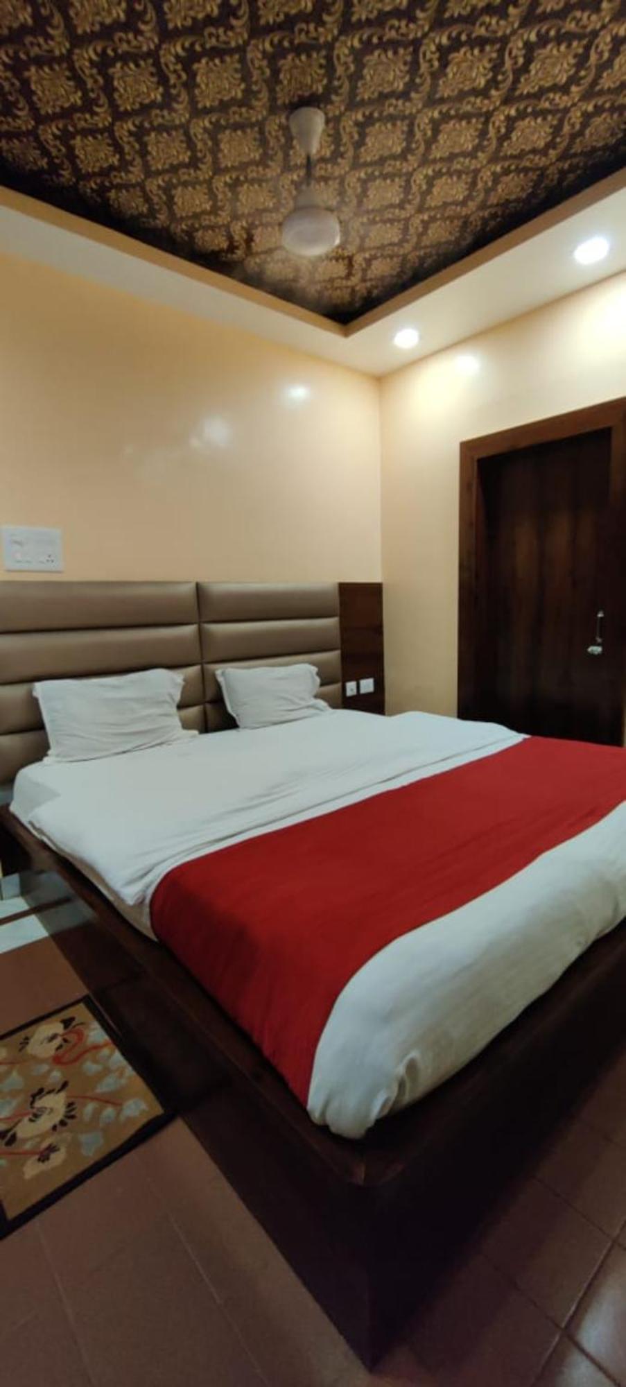 Hotel Ashray Puri Exterior photo